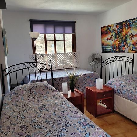 アカンティラド・デ・ロス・ヒガンテスPenthouse De Roca In Poblado Marineroアパートメント エクステリア 写真